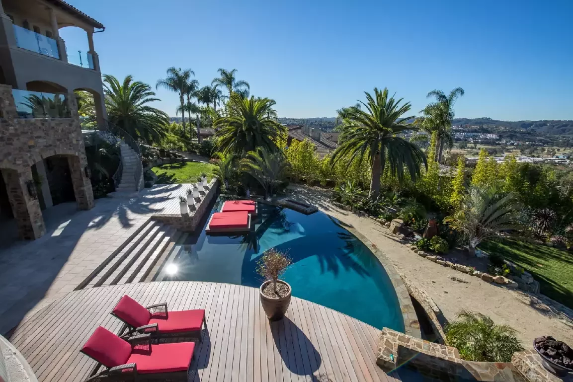 Exterior pool with wireless network